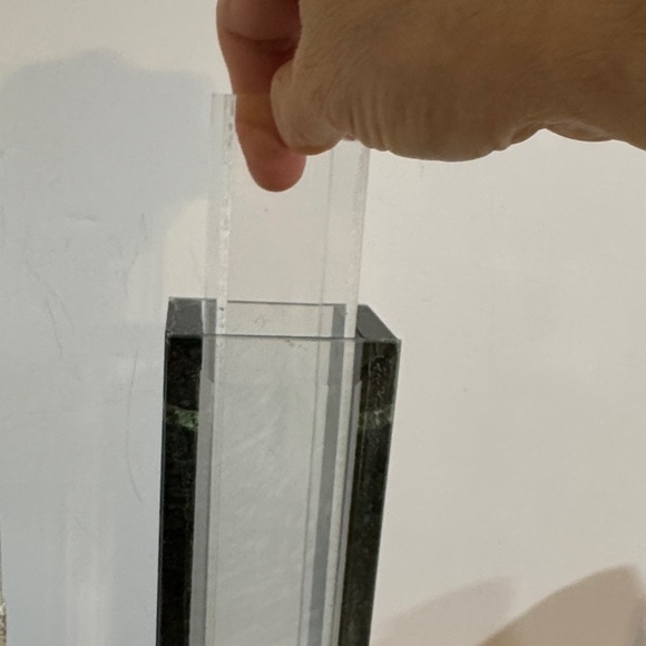 V 1 glass vase.  Elegant Green Marble base and side Vase - Picture 6 of 7